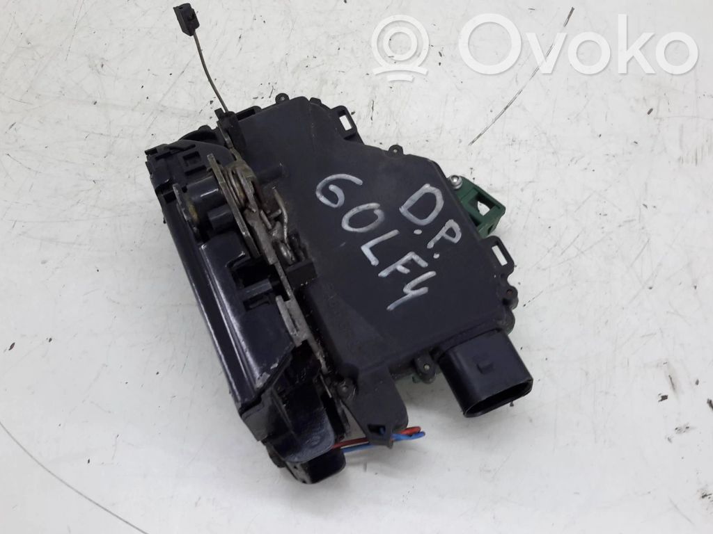 Volkswagen Golf IV Front door lock 