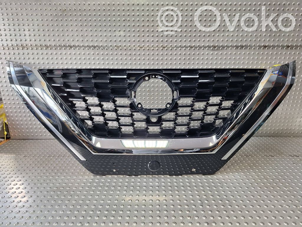 Nissan Qashqai J12 Maskownica / Grill / Atrapa górna chłodnicy 