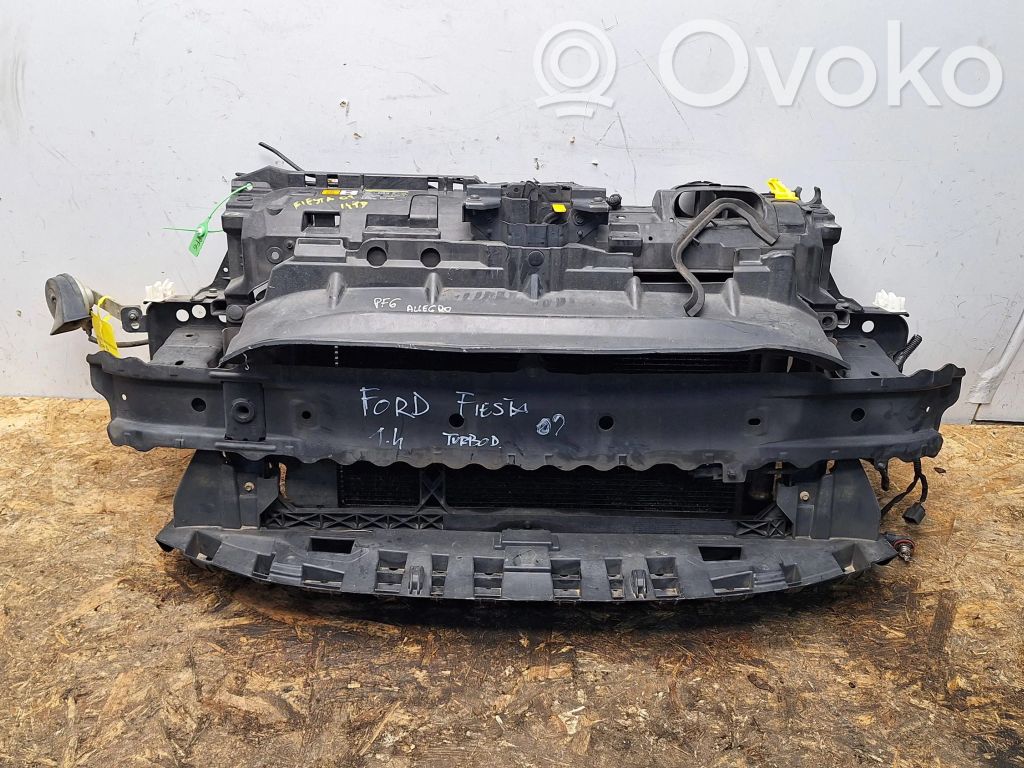 Ford Fiesta Pas przedni 