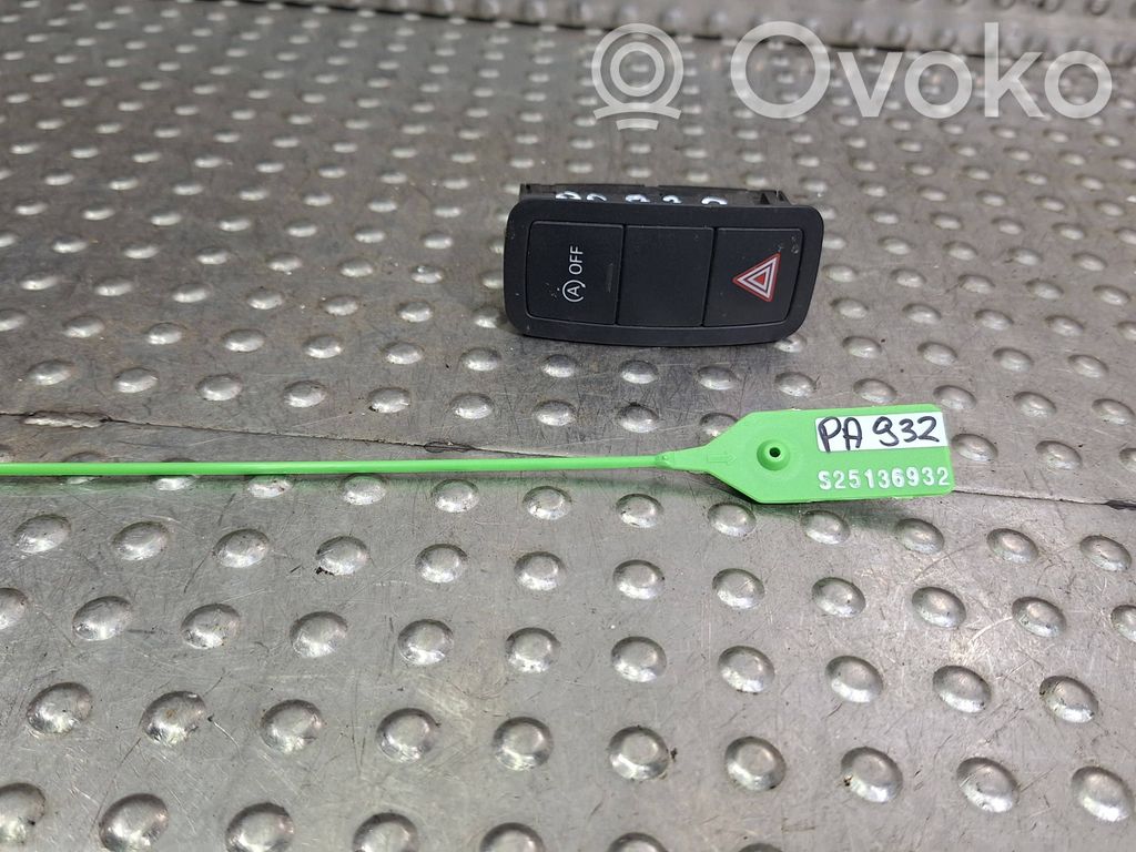 Audi A1 Hazard light switch 