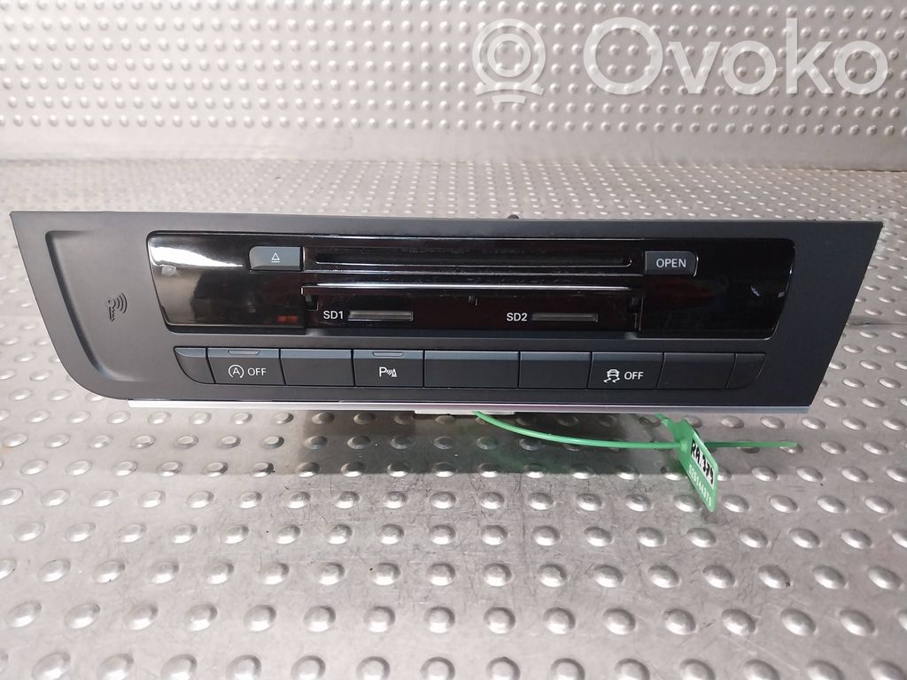 Panel / Radioodtwarzacz CD/DVD/GPS   4G0035666D,4G0035666A