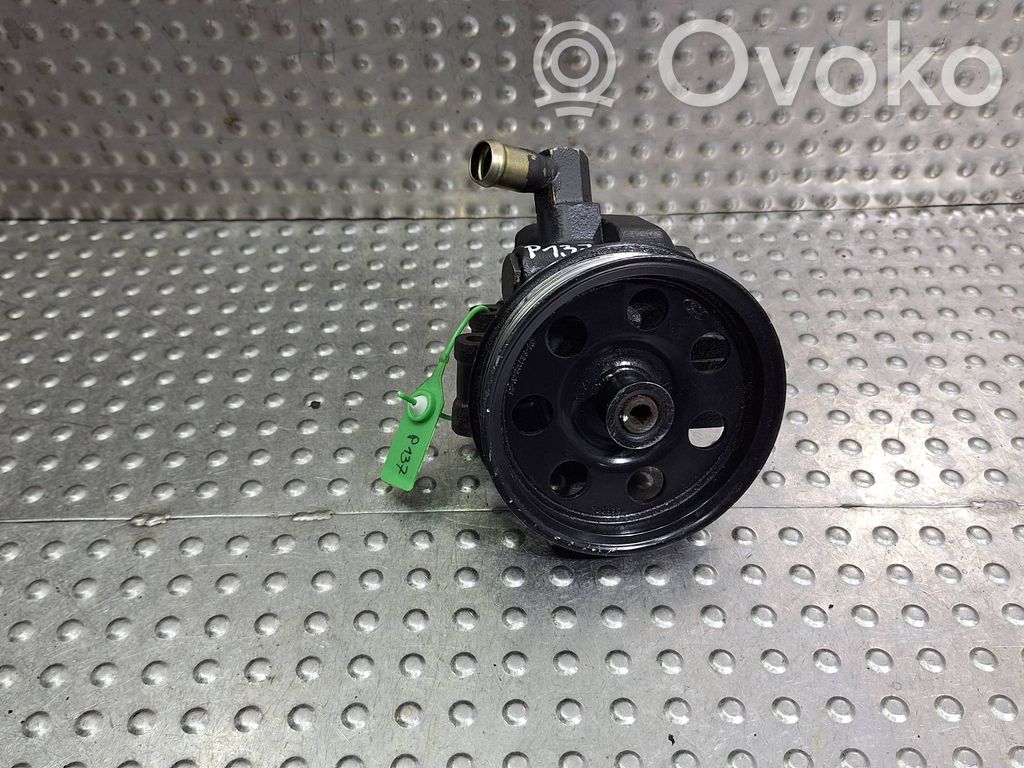 Ford Focus Ohjaustehostimen pumppu 