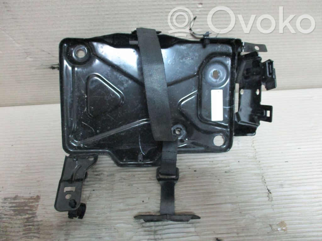 Battery tray