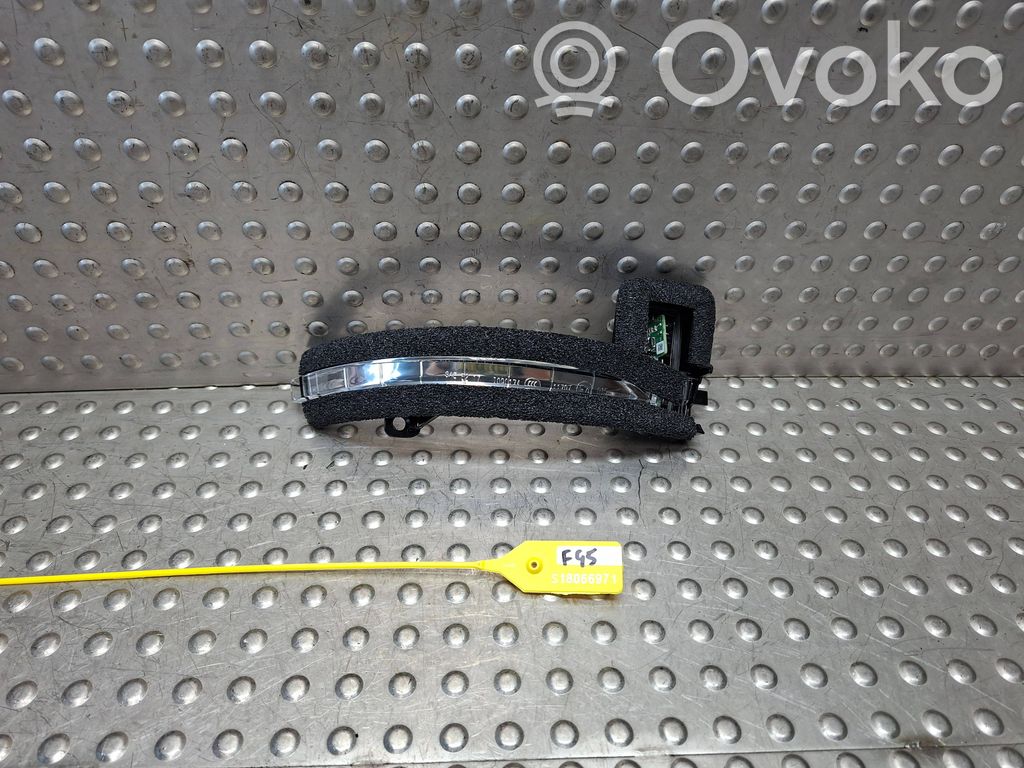 Chrysler Pacifica Mirror indicator light 