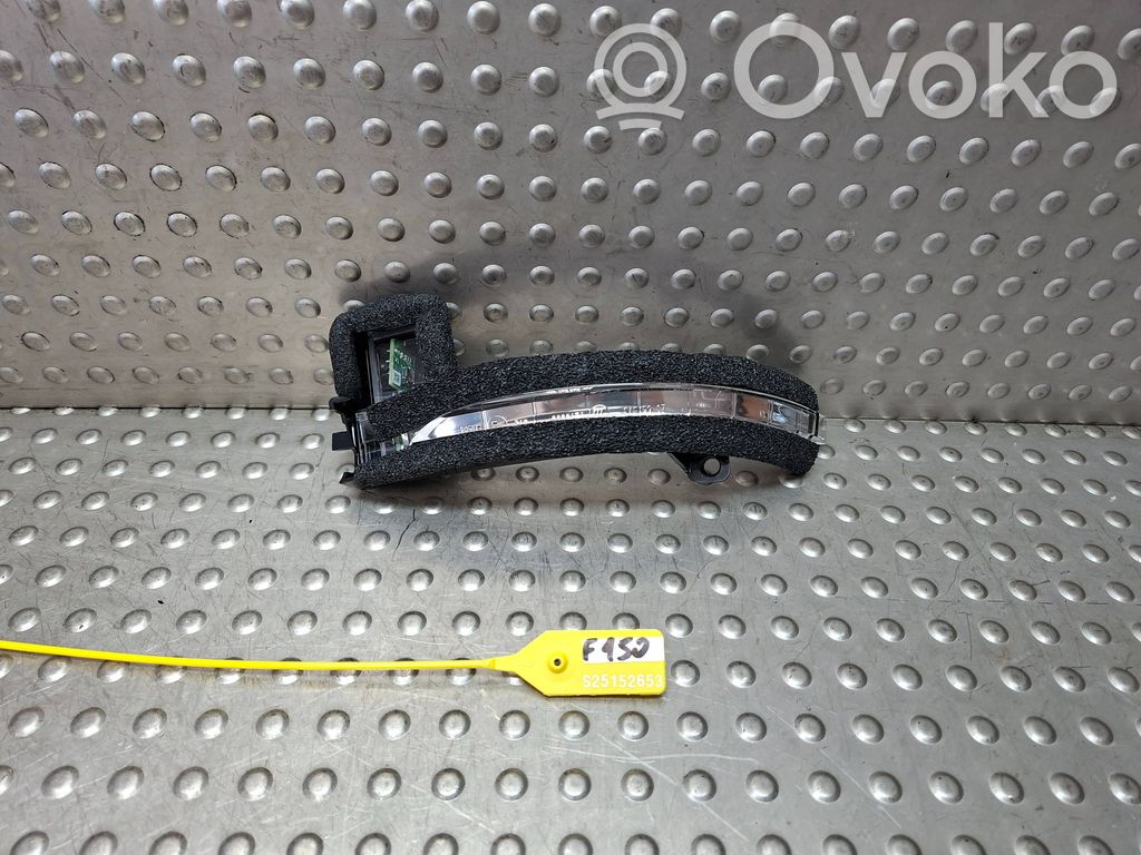 Chrysler Pacifica Mirror indicator light 