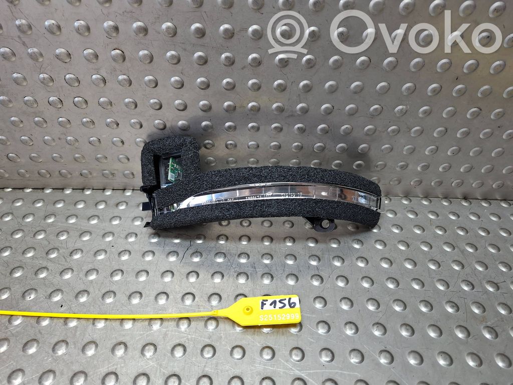Chrysler Pacifica Mirror indicator light 