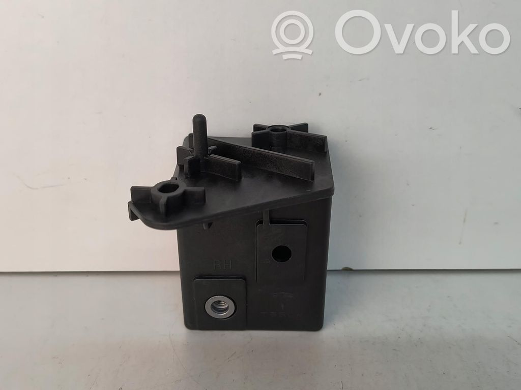 Tesla Model S Headlight/headlamp mounting bracket 