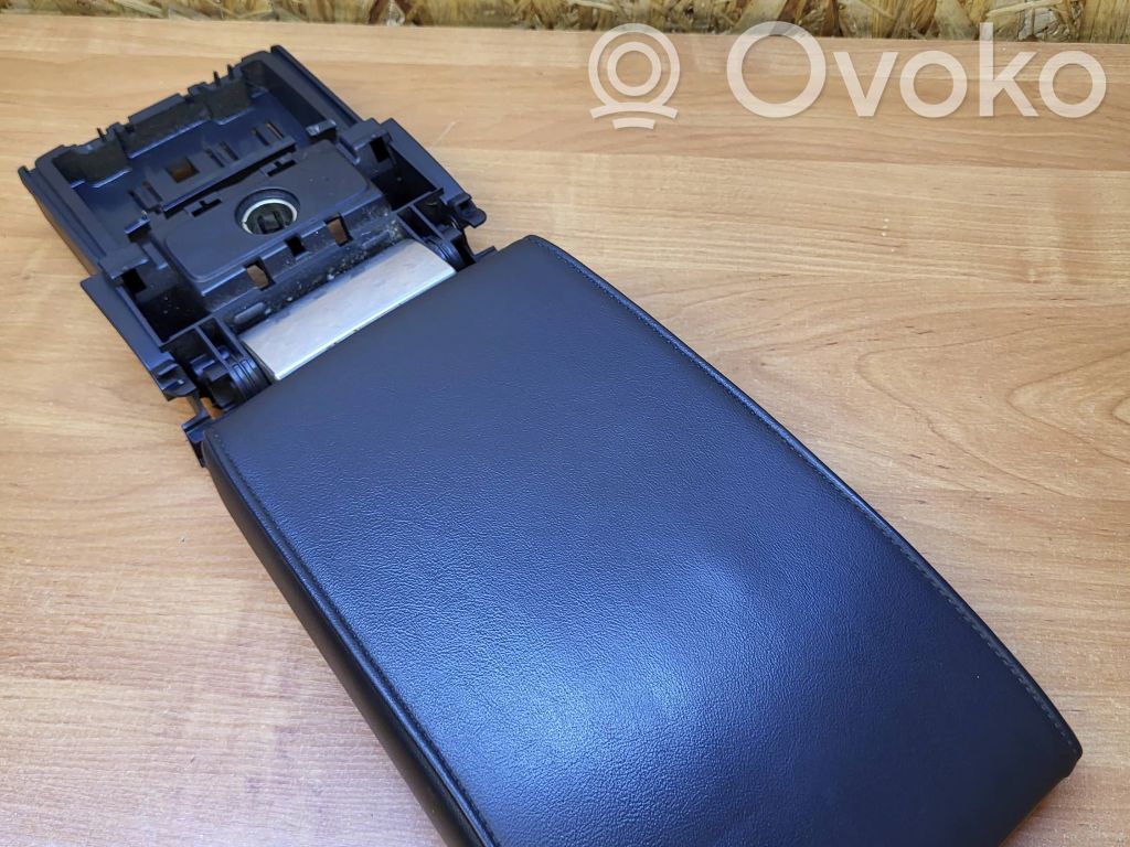 Volvo S80 Armrest 