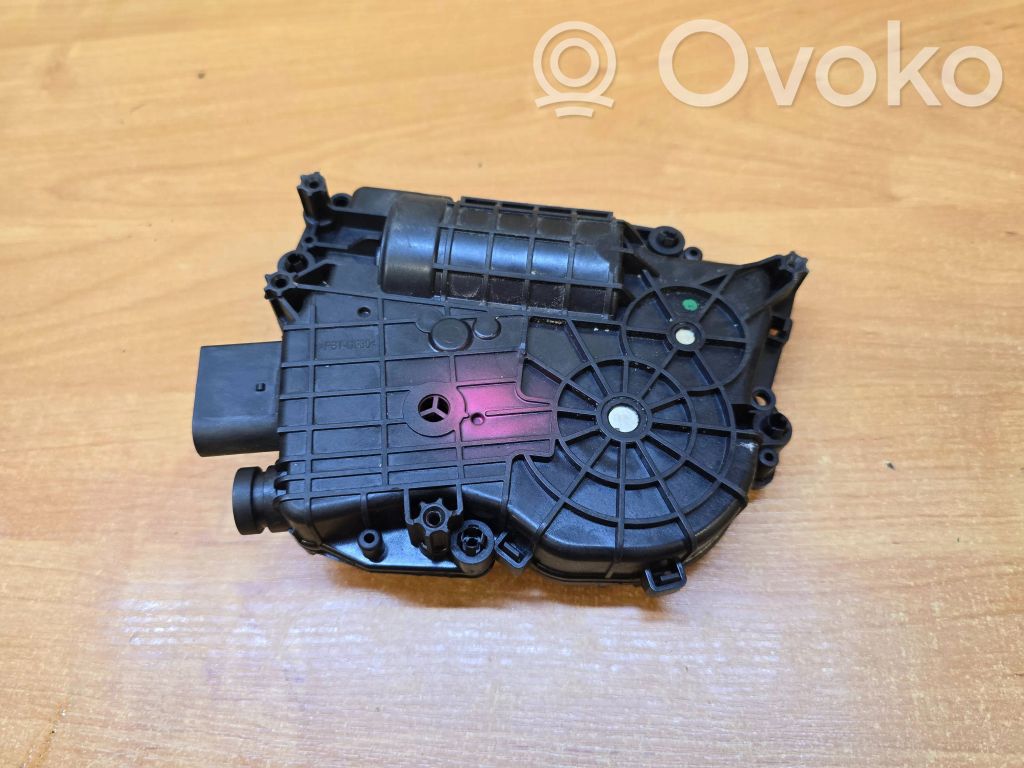Volvo XC70 Siłownik zamka tylnej klapy bagażnika 