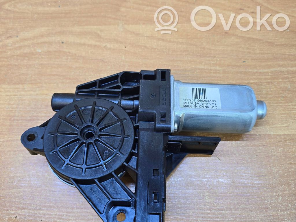 Volvo V40 Front door window regulator motor 