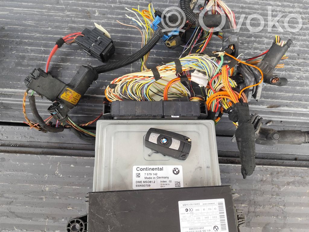 BMW 3 E92 E93 Variklio valdymo blokas 