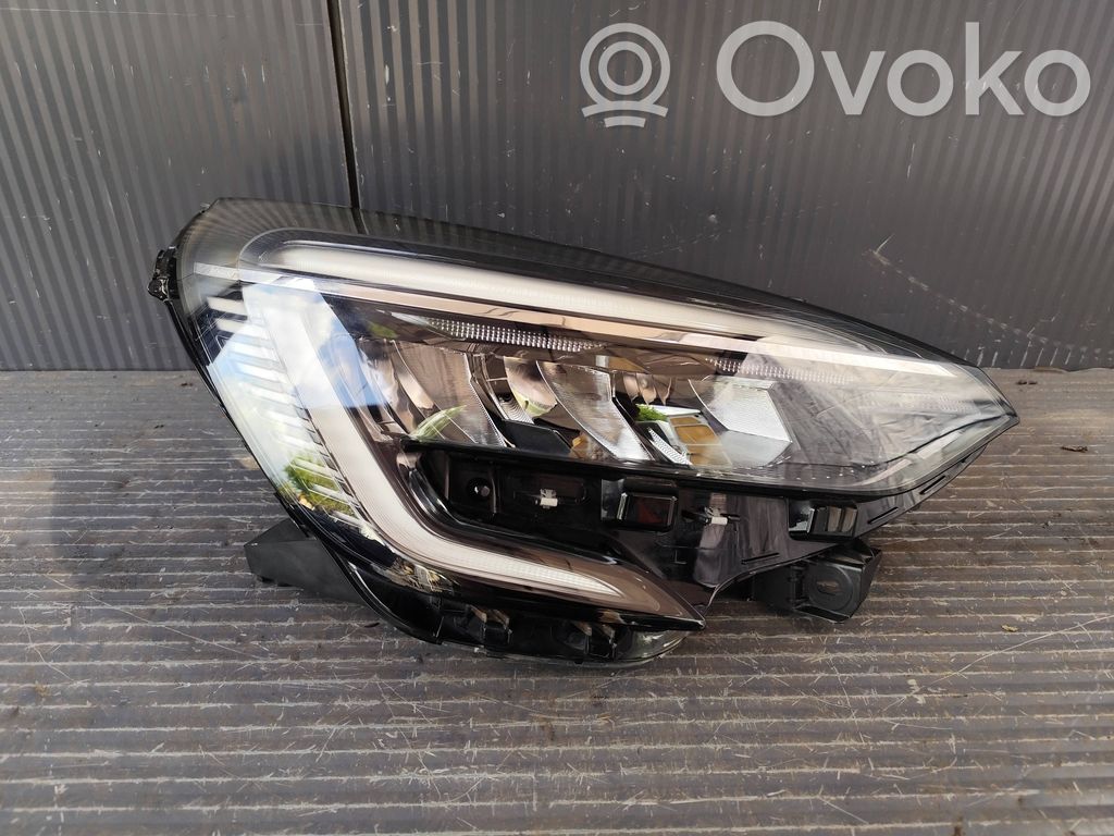 Lampa przednia   260104922R