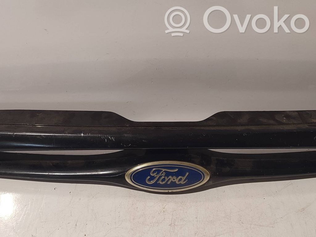 Ford Mondeo MK I Etusäleikkö 