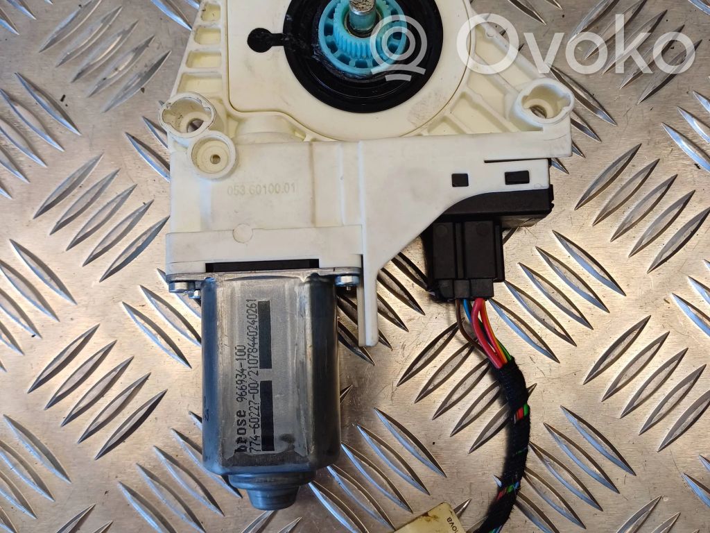 Silnik regulatora szyby drzwi przednich   8K0959802,112632,1101965575100,8K0959802C