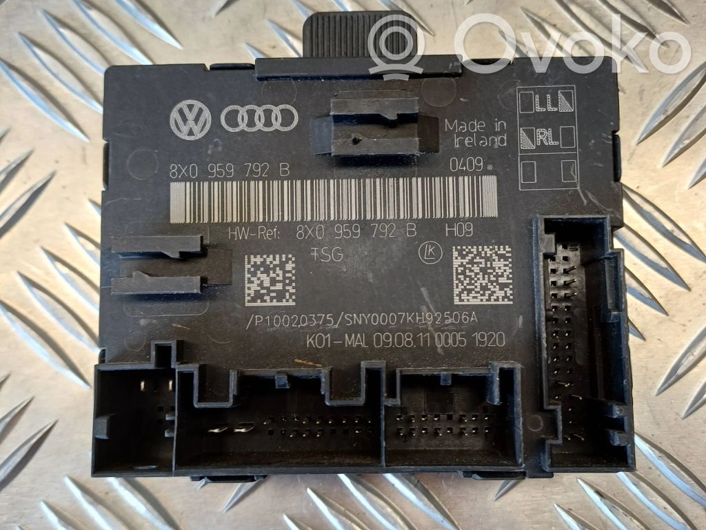 Audi A1 Durvju vadības bloks 