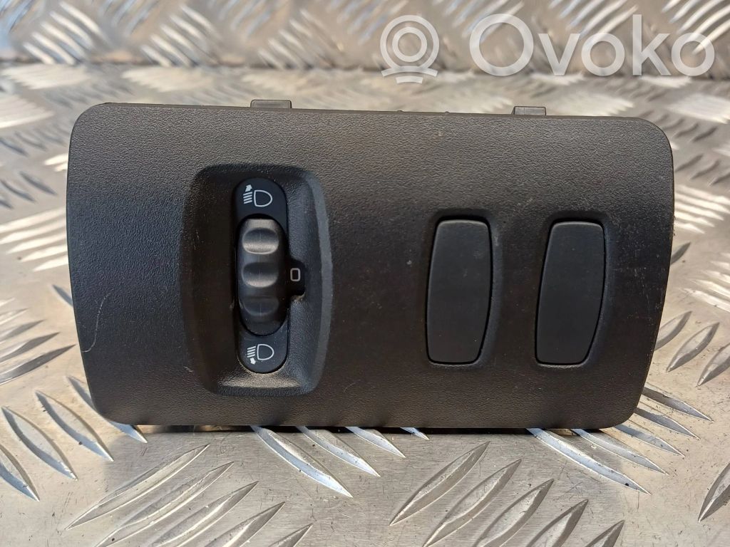 Renault Clio III Headlight level height control switch 
