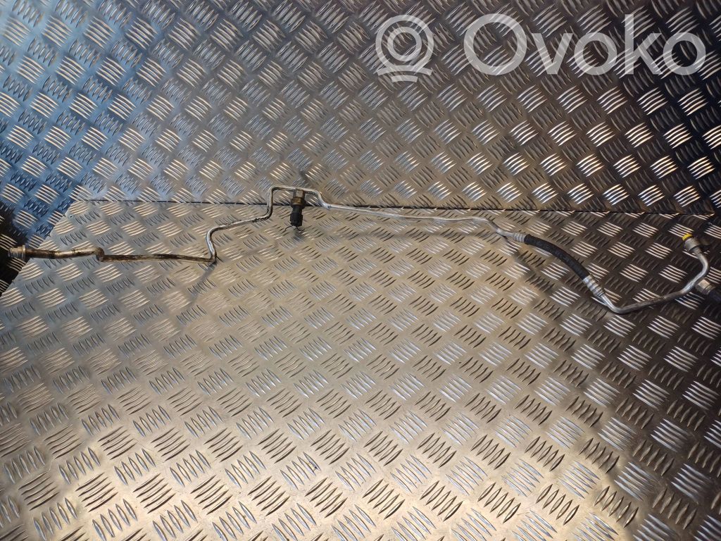 BMW 5 E60 E61 Ilmastointilaitteen putki (A/C) 