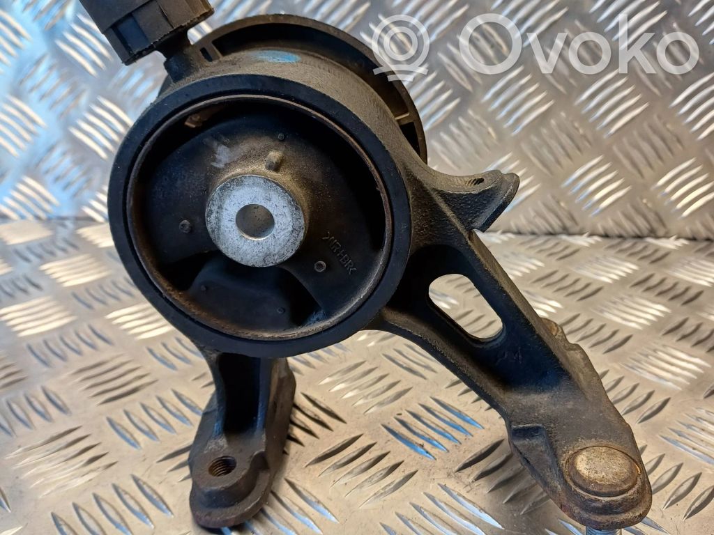Toyota Avensis T270 Engine mount bracket 