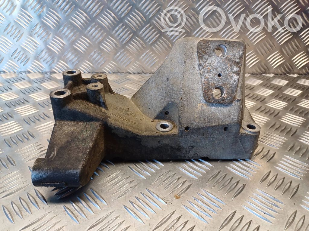 Iveco Daily 4th gen Engine mounting bracket 