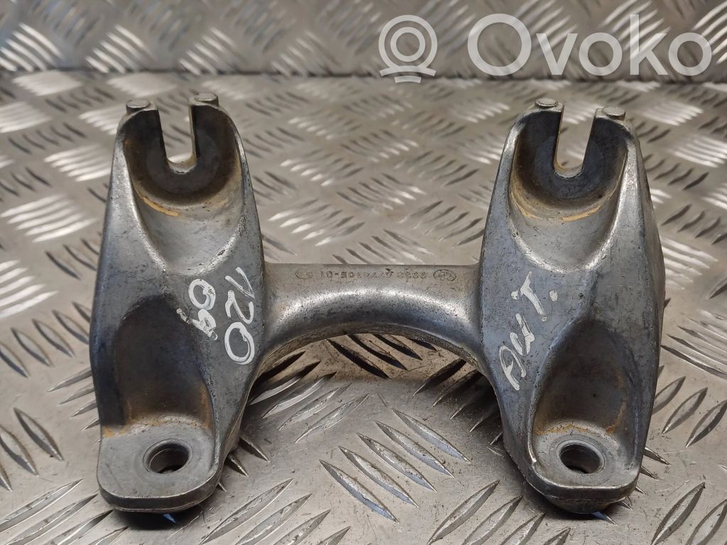 BMW 1 E81 E87 Gearbox mounting bracket 