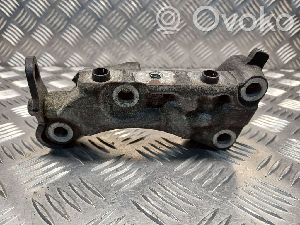 Citroen C3 Engine mounting bracket 