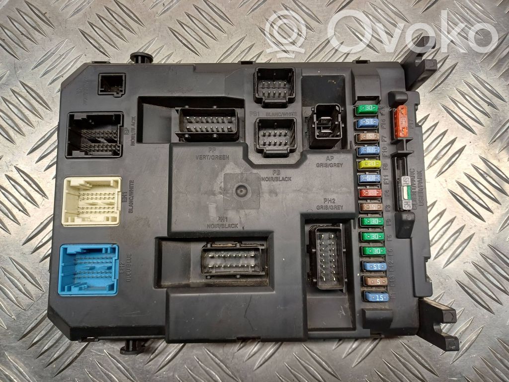 Citroen C3 Fuse module 