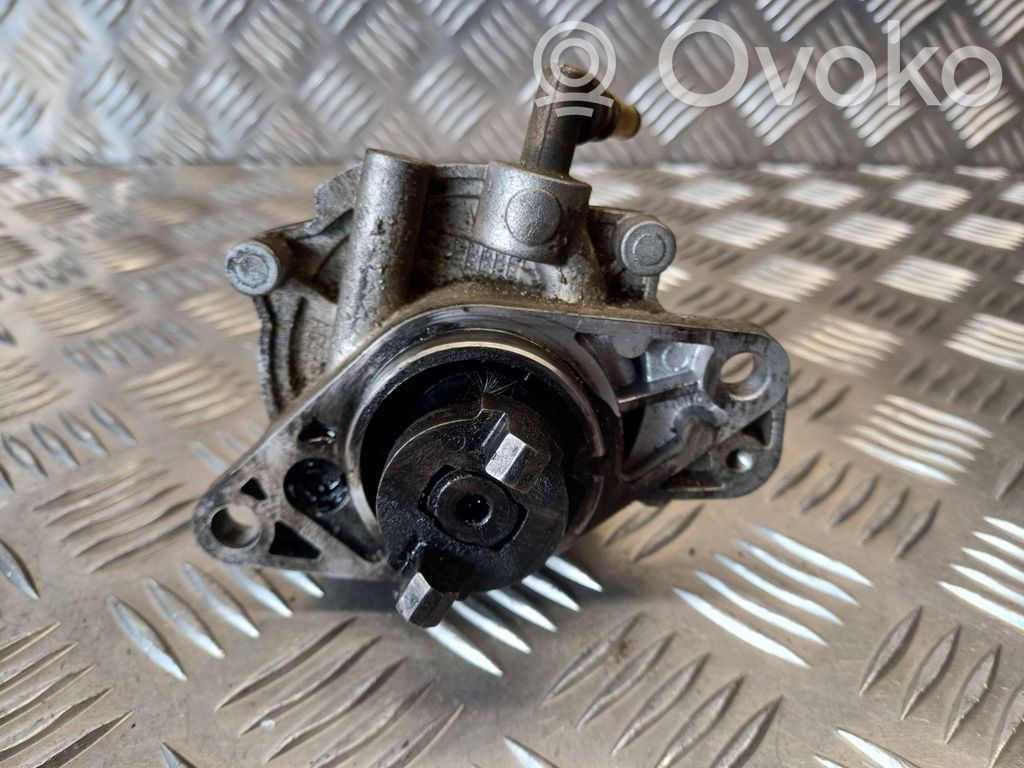 Opel Corsa D Vacuum pump 