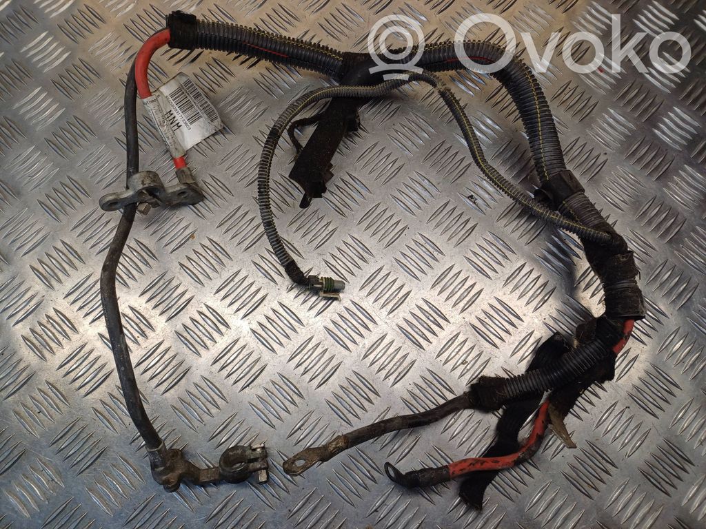 Opel Corsa D Pluskaapeli (akku) 