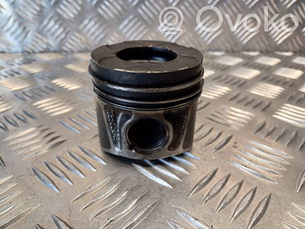 Opel Corsa D Piston 