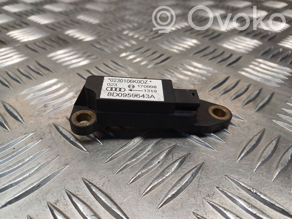 Audi A4 S4 B5 8D Airbagsensor Crashsensor Drucksensor 
