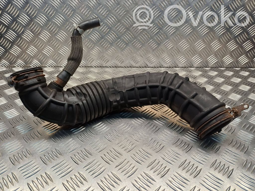 KIA Pro Cee'd II Turboahtimen ilmanoton letku 