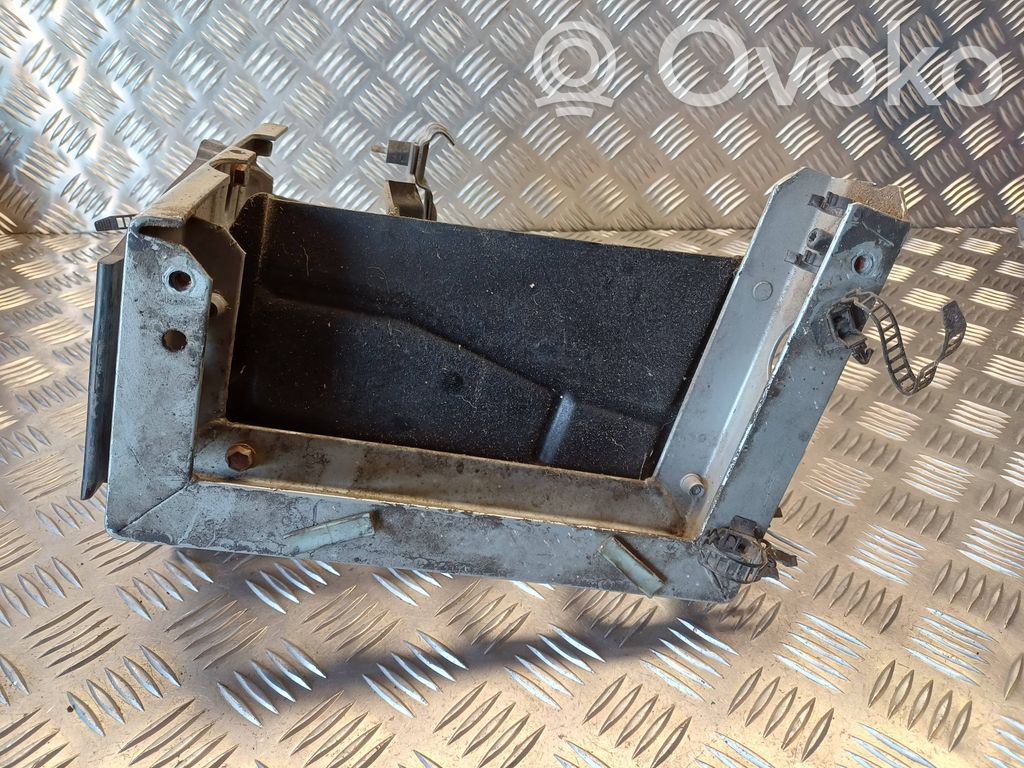 Front bumper mounting bracket   4D0821137