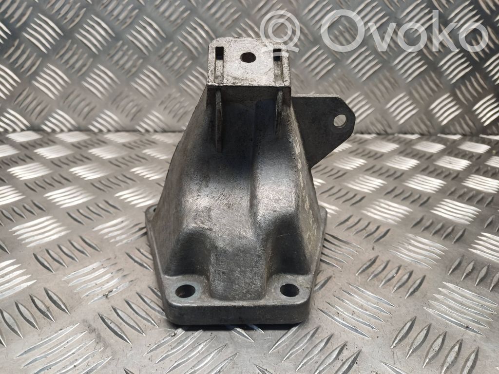 Engine mounting bracket   4B0199308