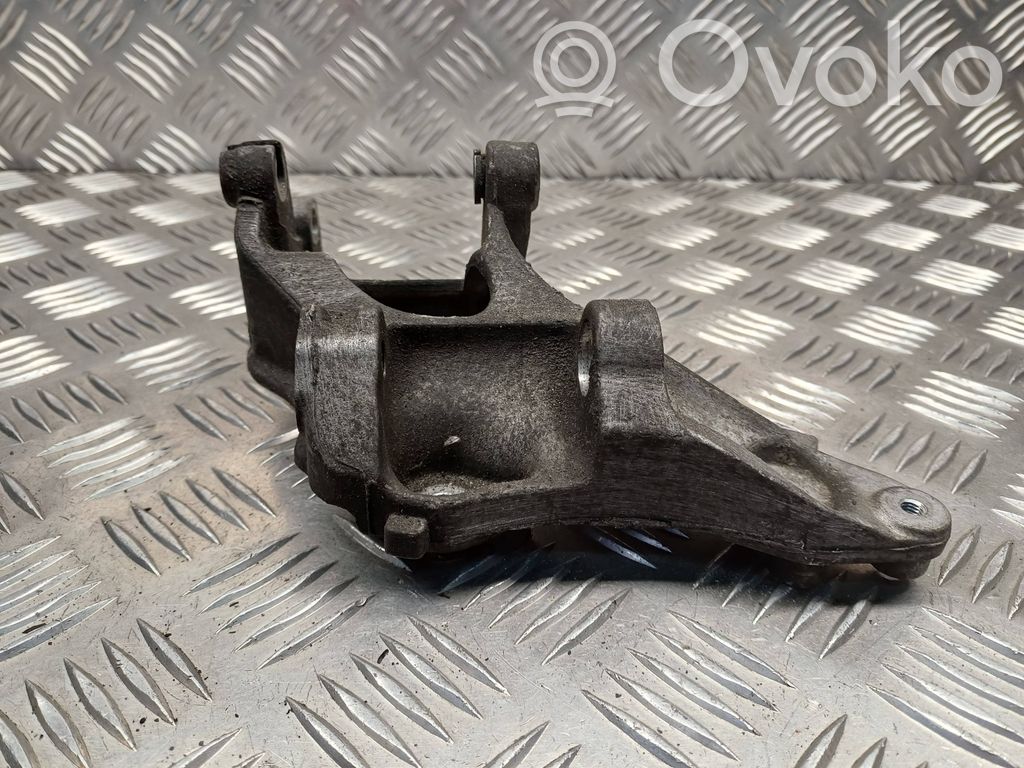 Citroen Berlingo Generator/alternator bracket 