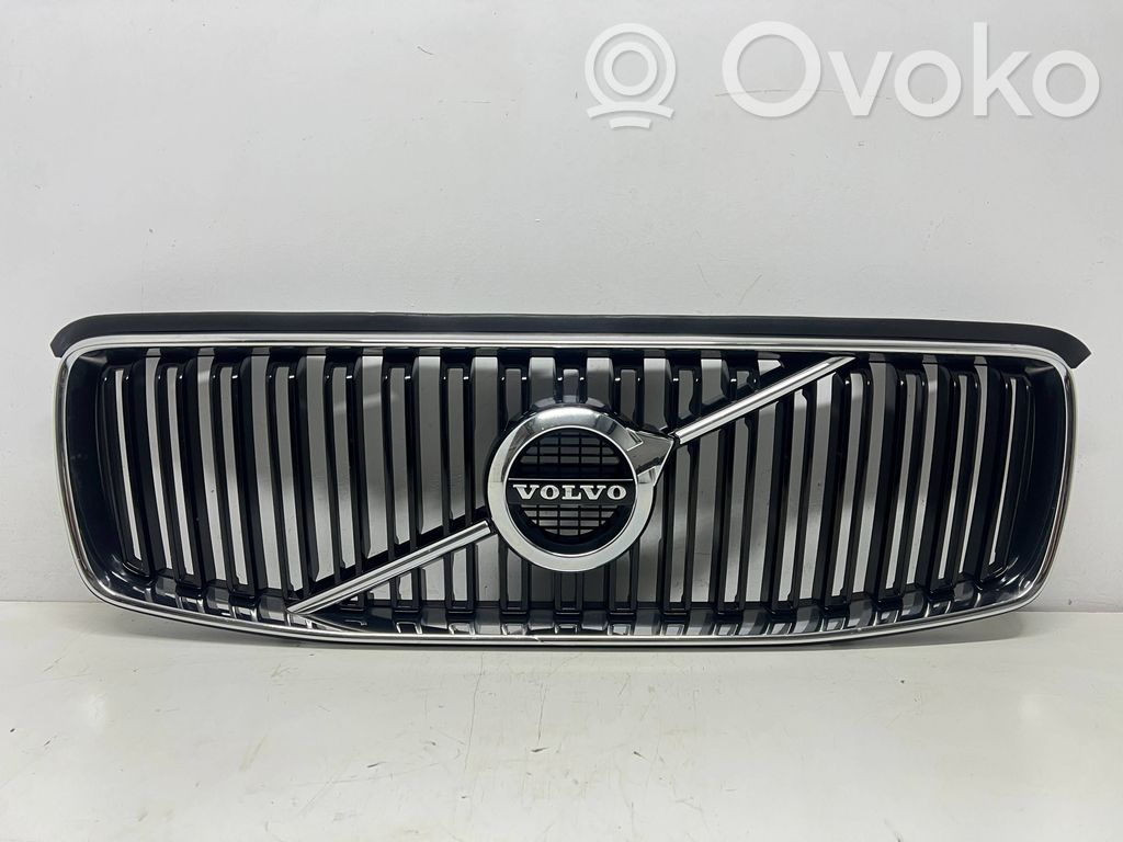 Volvo XC90 Etupuskurin ylempi jäähdytinsäleikkö 