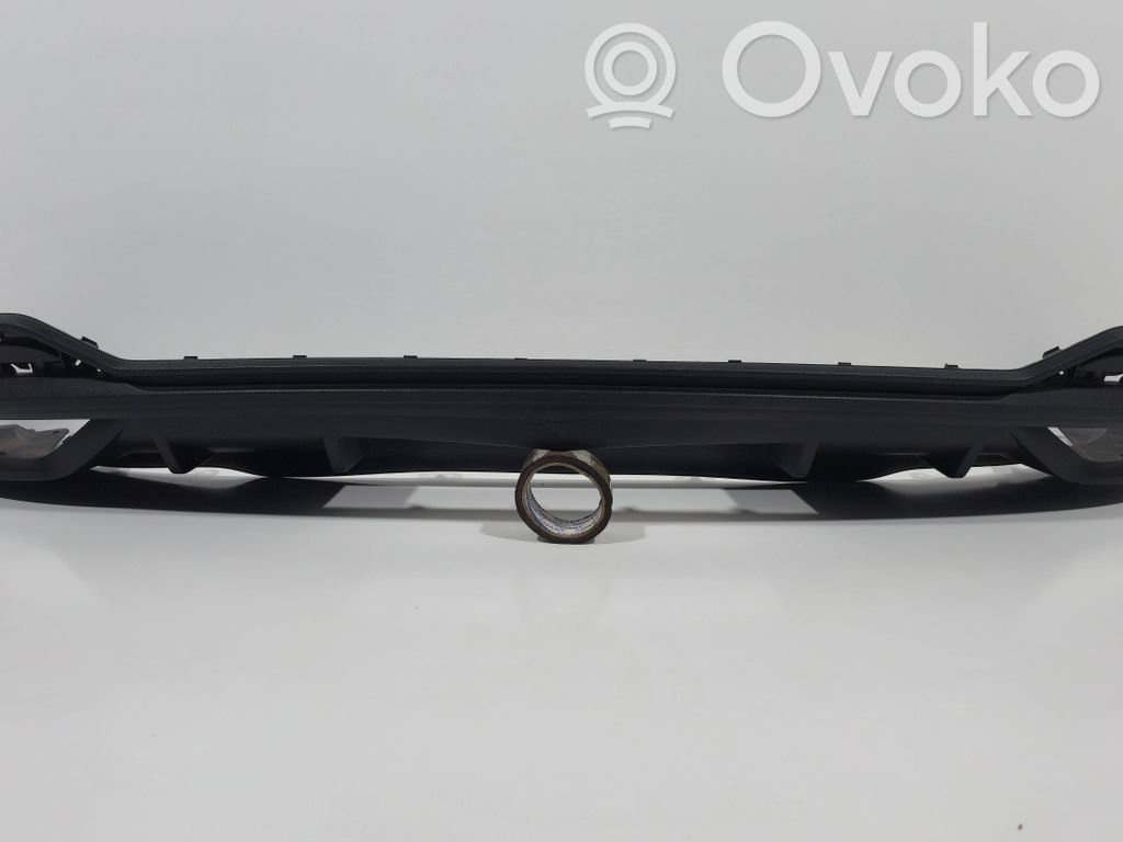 Audi Q3 F3 Moldura inferior del parachoques trasero 