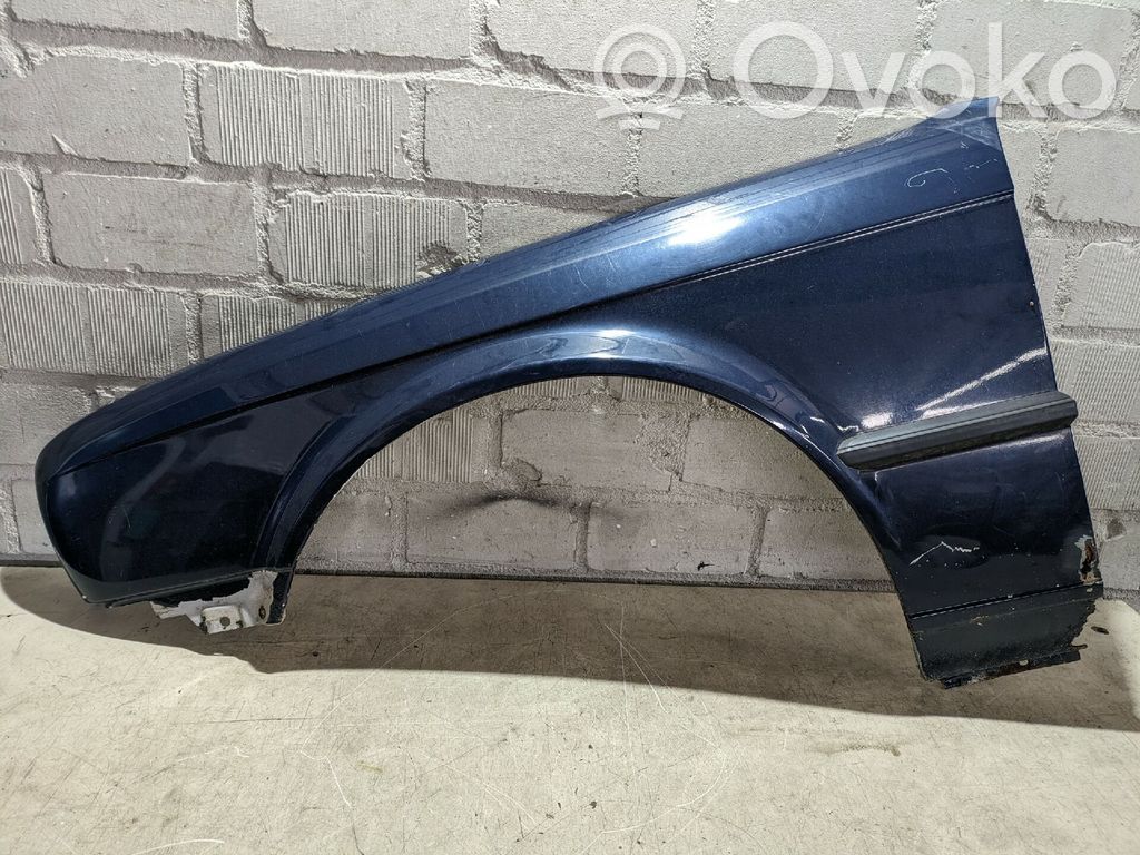 BMW 3 E30 Spārns 