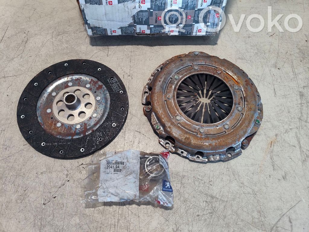Peugeot 206 Kit d'embrayage 