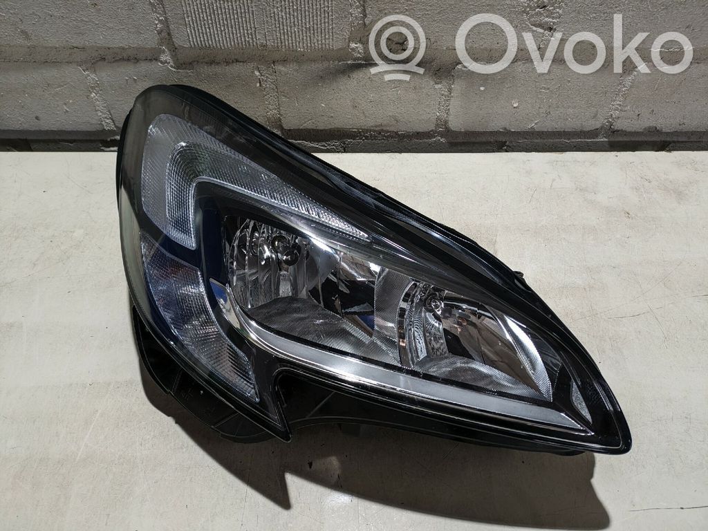 Opel Corsa E Headlight/headlamp 