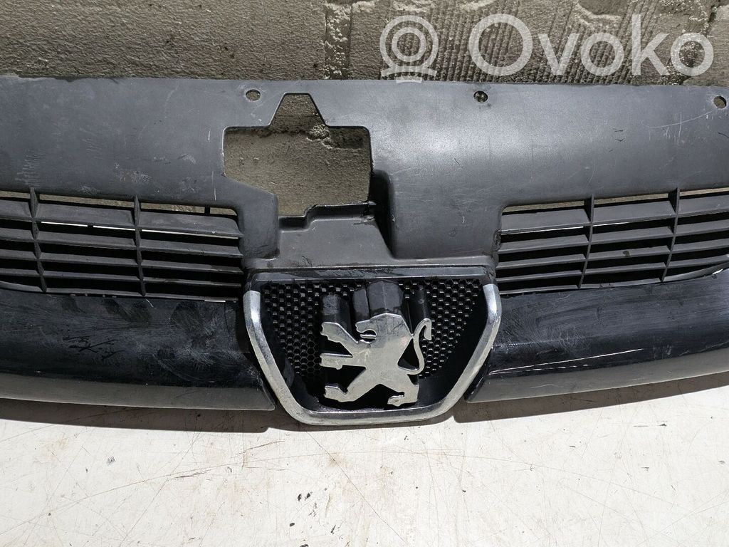 Peugeot 206 Rejilla delantera 