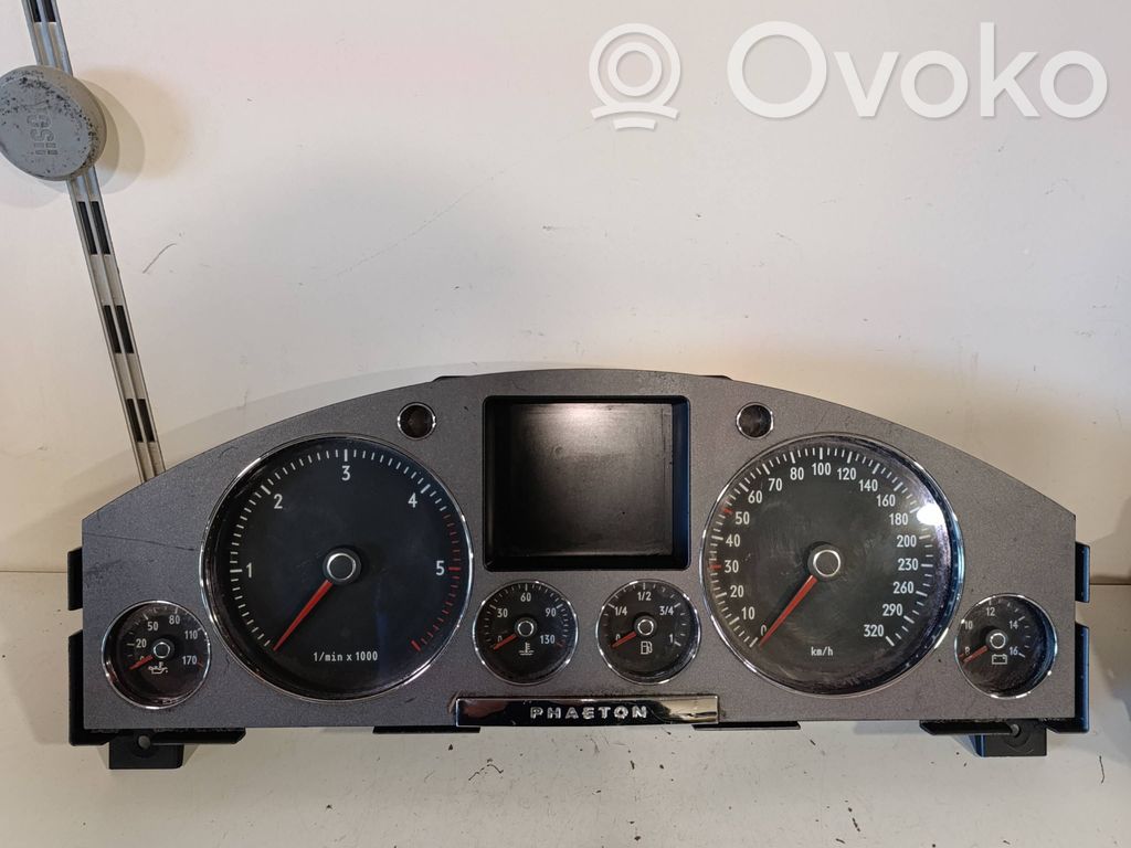 Volkswagen Phaeton Speedometer (instrument cluster) 