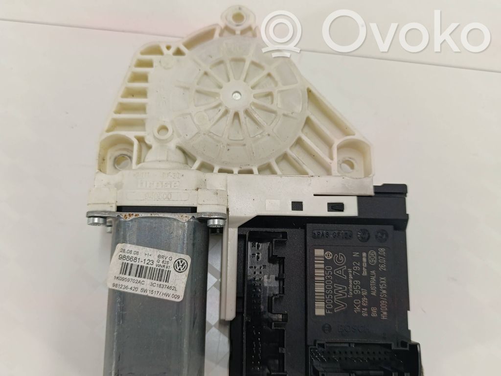Volkswagen PASSAT B6 Motor macara geam ușă față 