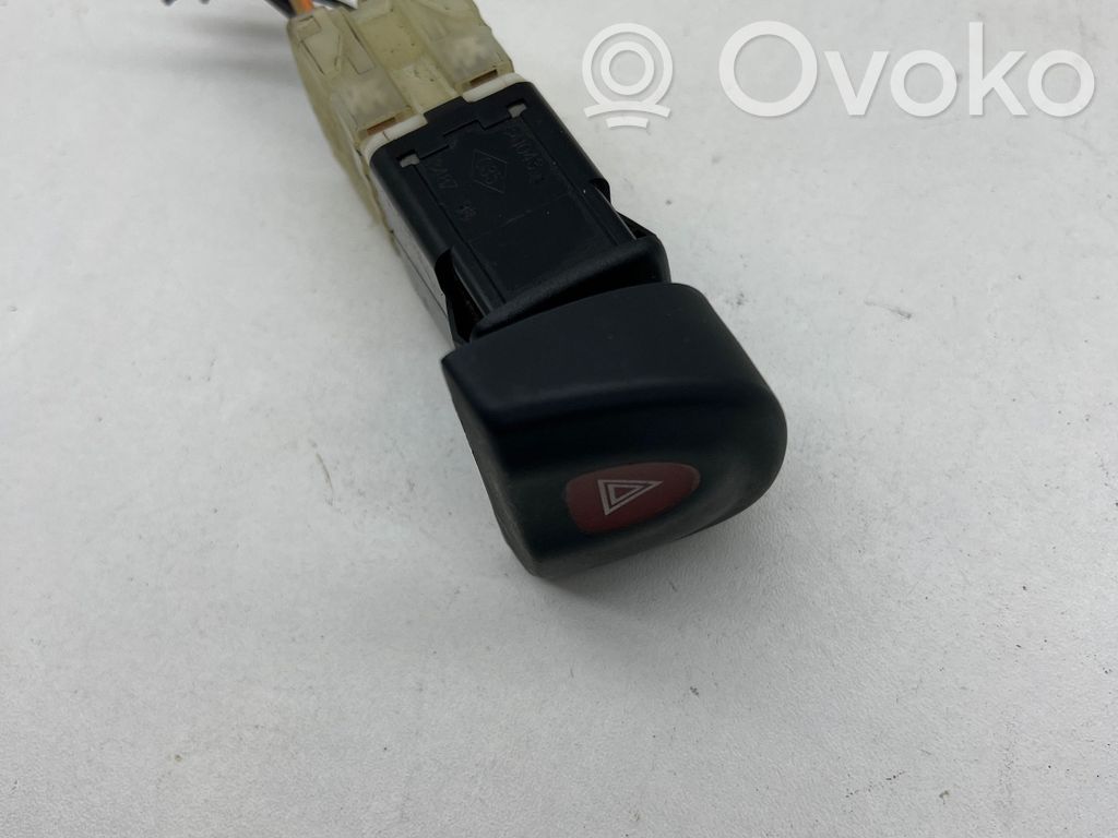 Renault Laguna I Hazard light switch 