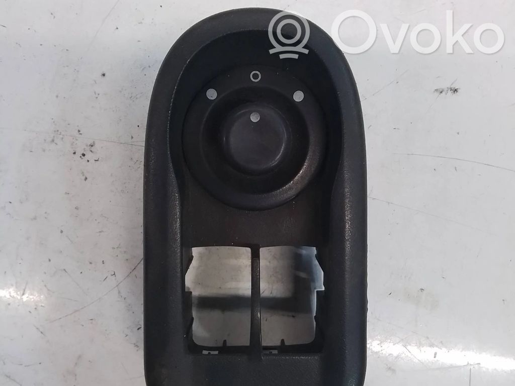 Renault Master III Electric window control switch 