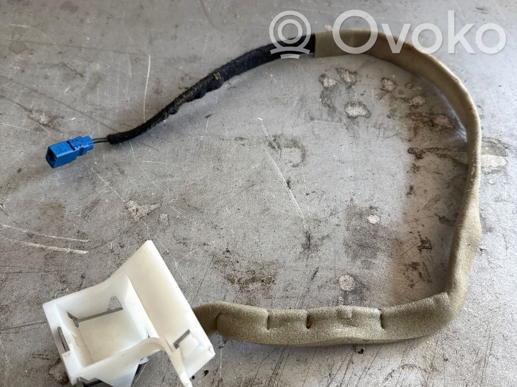 Renault Master III GPS-pystyantenni 