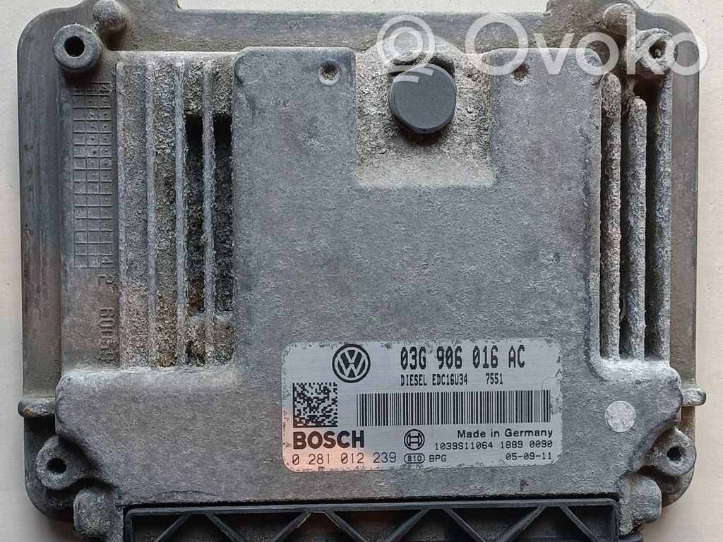 Volkswagen Golf V Engine control unit/module 