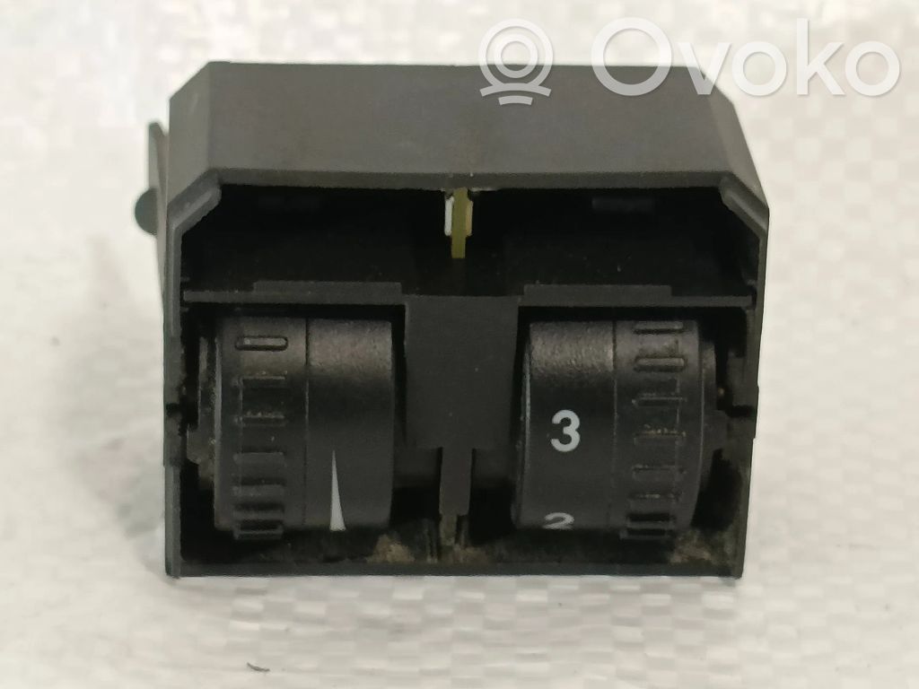 Headlight level height control switch   2K0941333A