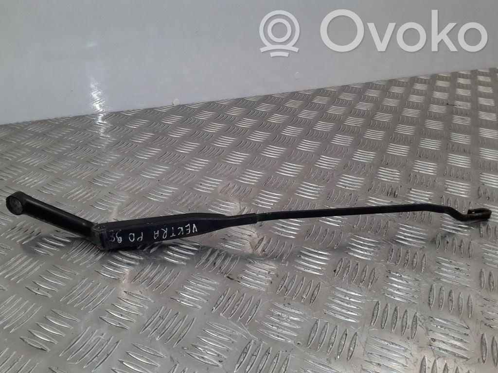 Opel Vectra B Priekinio stiklo valytuvų kojelė 