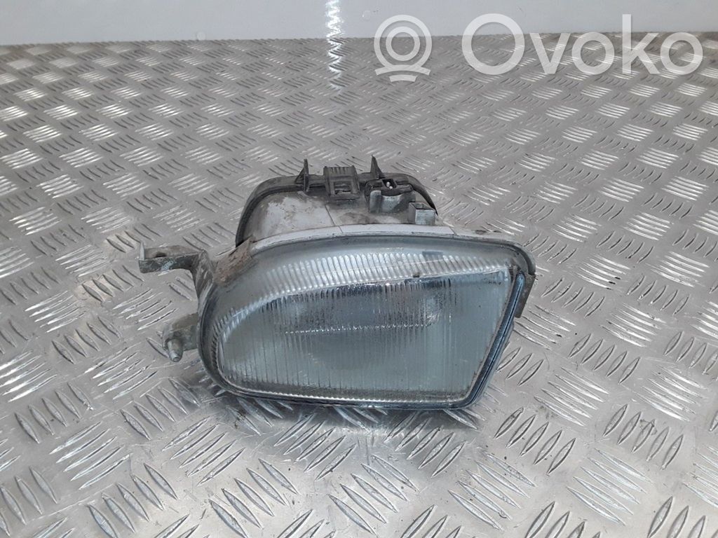 Mercedes-Benz E W210 Światło przeciwmgłowe przednie 
