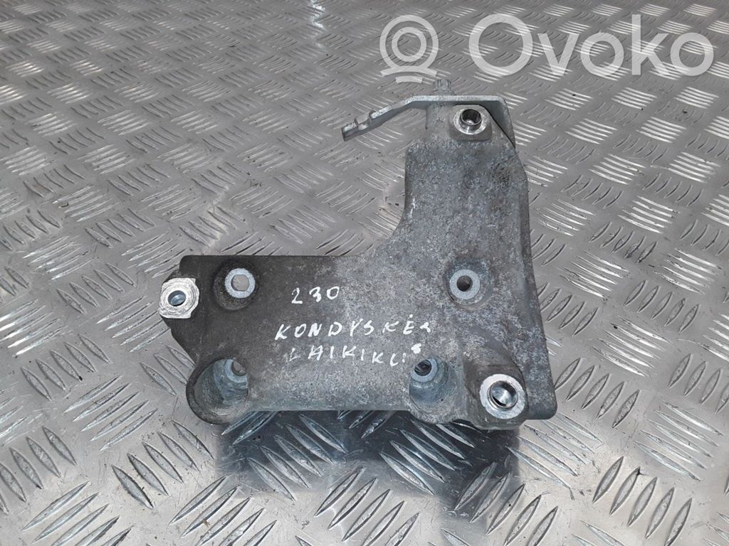BMW 3 E92 E93 A/C compressor mount bracket 